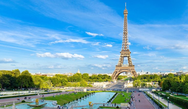 Beautiful Touristic Attractions in Paris